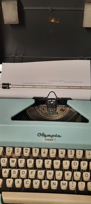 Mașină de scris Olympia Monica impecabilă