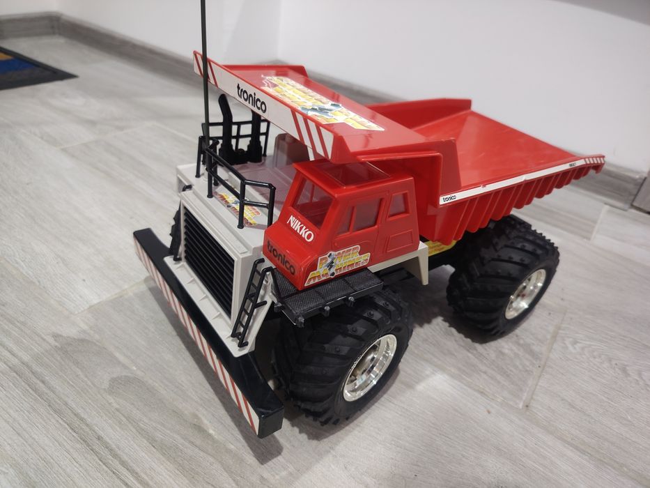 Mașinuța Nikko,Singapore