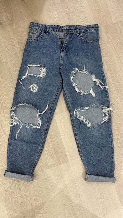 Размер S-M ..  5 евро ,7 евро.Носени само няколко пъти