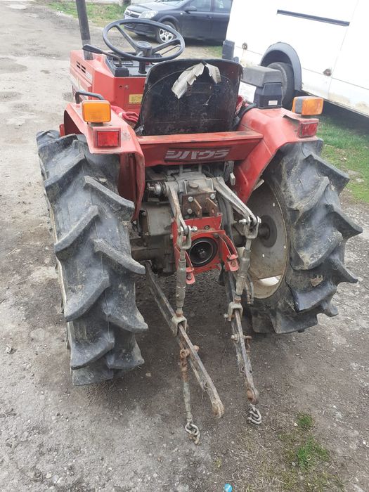 Vând tractor 4x4 18 cai