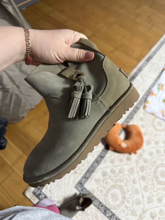 Ugg оригинал продам осень весна