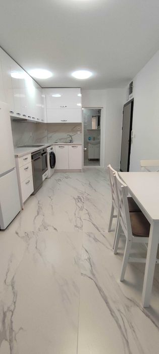 Дава се под наем Двустаен апартамент в Пловдив, Център - 50 кв.м за 418.2 € - Снимка #3