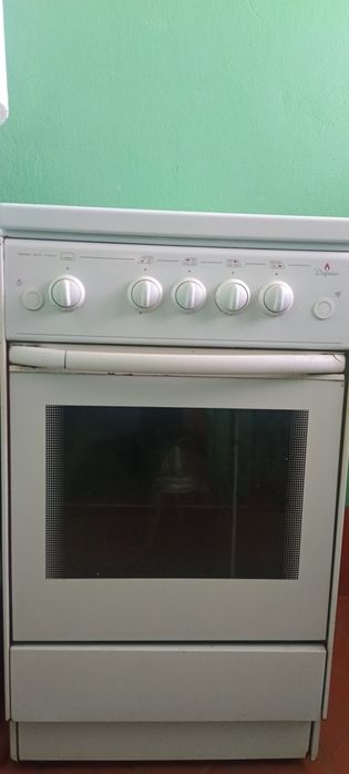 Продам газовую плиту