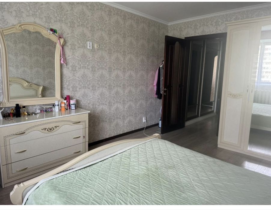 Продам спальный гарнитур