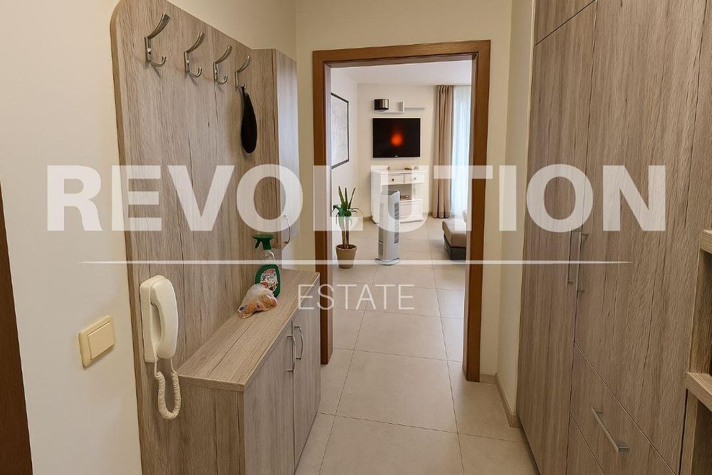 Дава се под наем Двустаен апартамент в Варна, Бриз - 67 кв.м за 500 € - Снимка #3