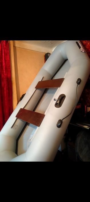 Продам лодку с мотором