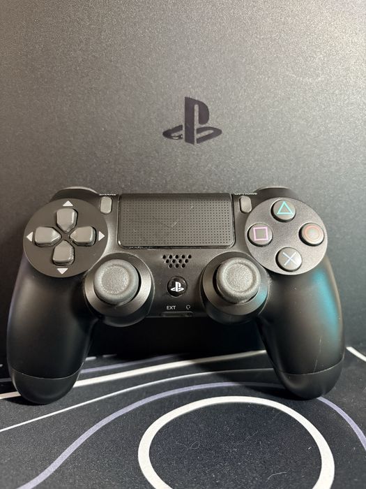 PlayStation 4 Slim 1TB + игры