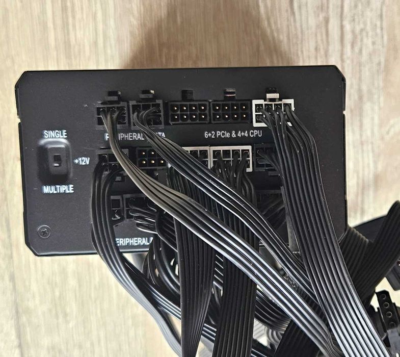 Sursă profesională Corsair HX1200 1200W Full Modulară 80+ Platinum