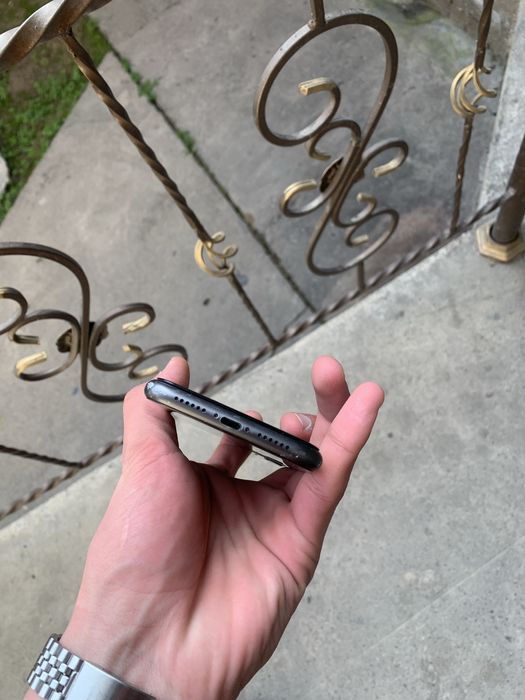 iPhone 11 64Gb 77% Srocno