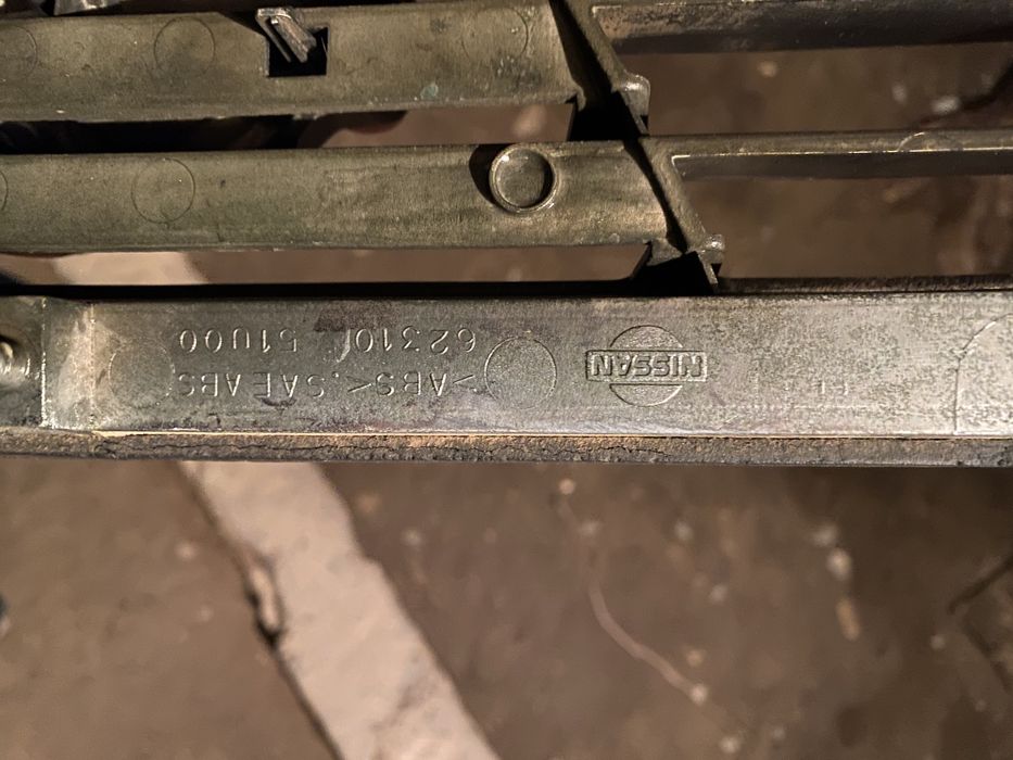 Решётка Nissan  Maksima