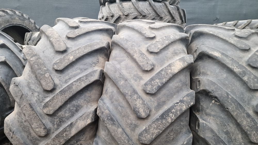CAUCIUCURI Încărcător 17.5R24 (460/70R24) marca Alliance