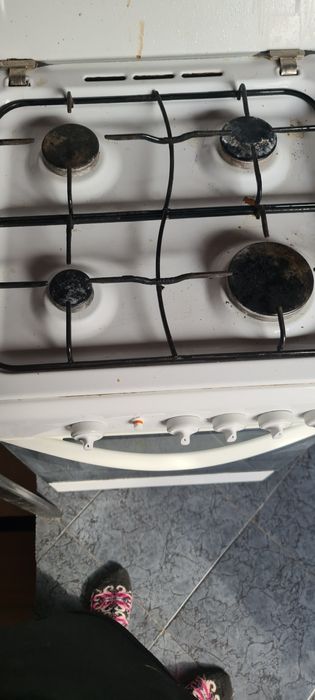 Продам газовую плиту Indesit