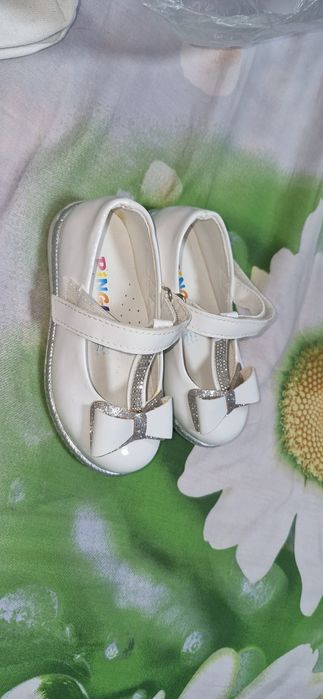 Продам детские туфельки