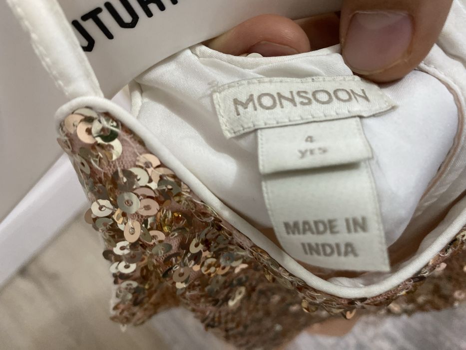 Нарядное платье для девочки