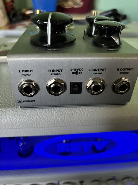 KEELEY ZOMA Stereo Reverb and Tremolo