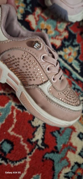 Кроссовки для девочек