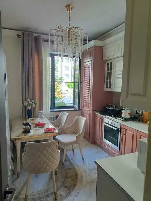 Продается  4х комнатная квартира, Район Сергели, Чайна Хаус, 0837