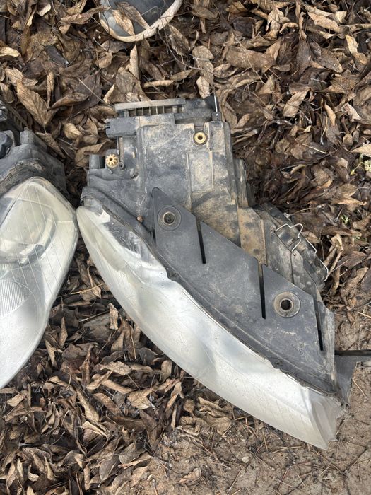 Передние Фары пассат б6