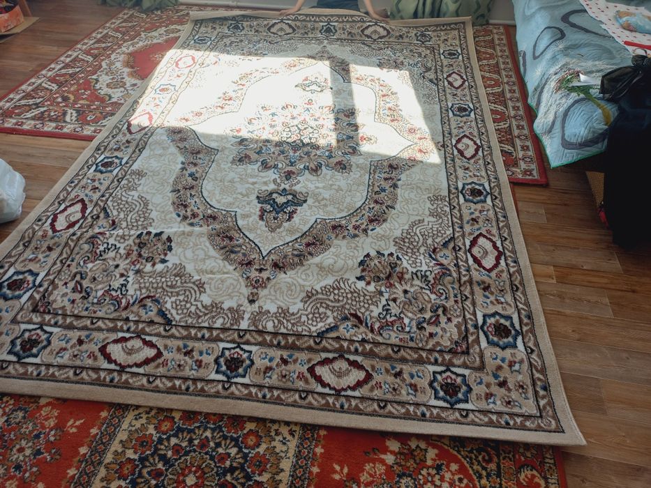 Ковёр продаю. Состояние новое.