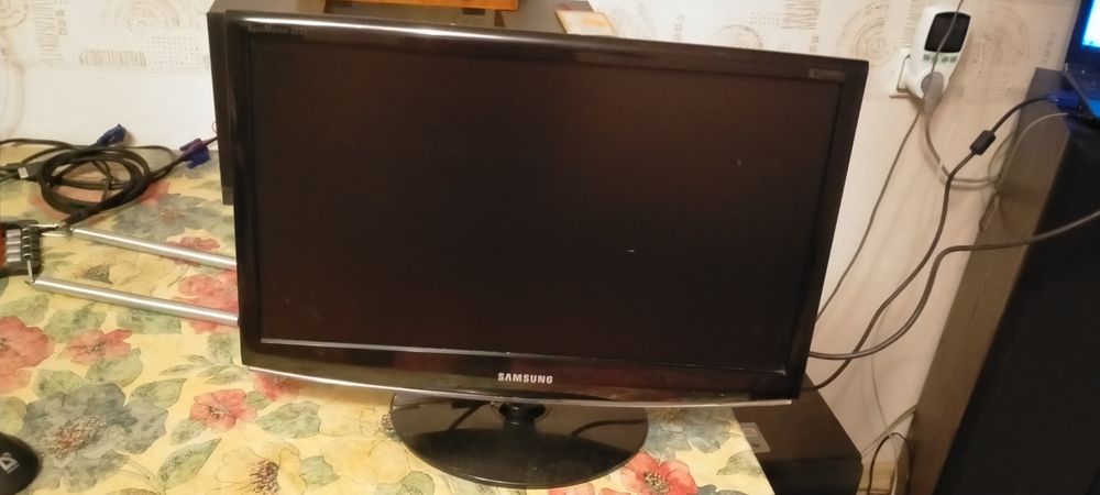 Монитор Samsung (22 дюйма)