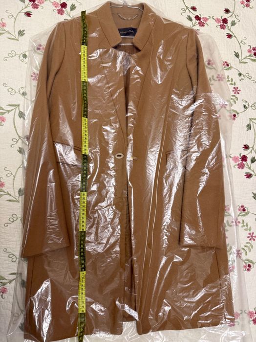 Продам пальто фирменное