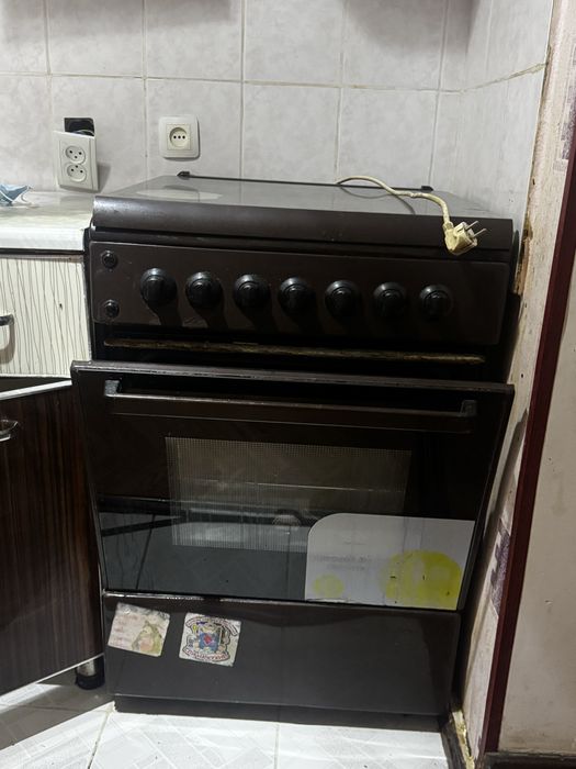 Продам газ плиту