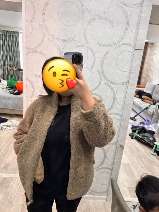 Продам женскую куртку