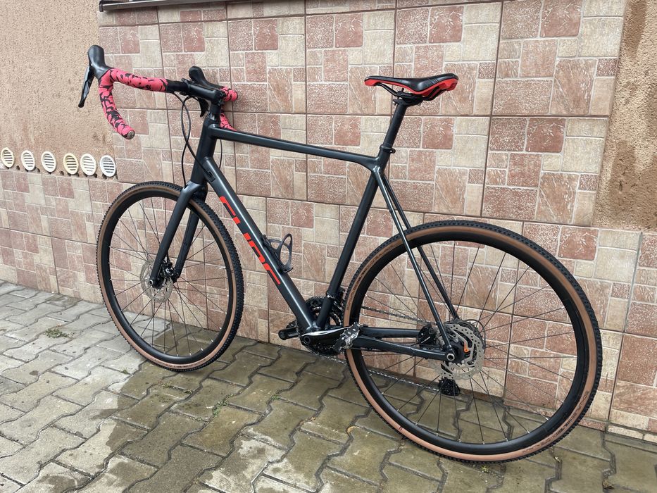 Bicicleta cursiera cyclocross gravel"Cube"frane hidraulice GRX