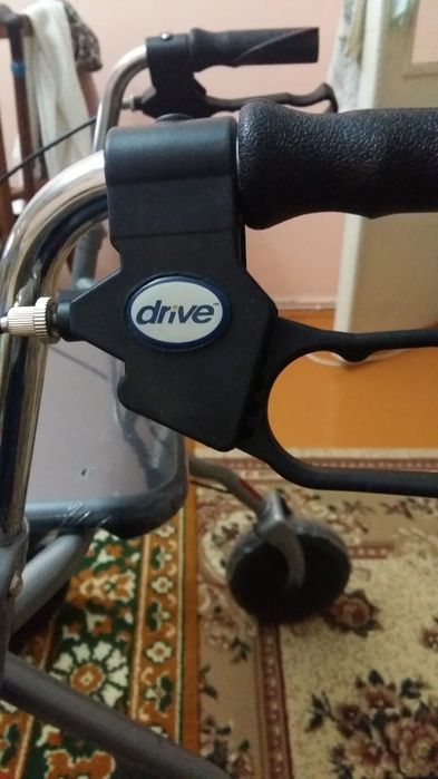 Ходунки - роллатор, для пожилых людей