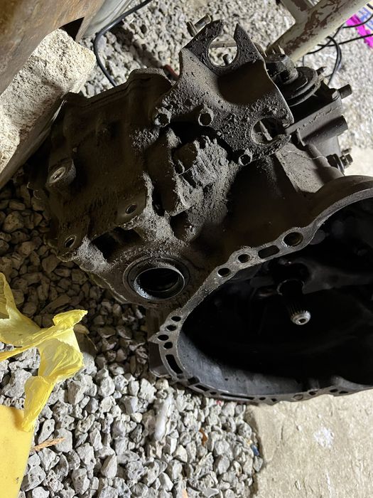 Продам Каробку 1,6 Карина е