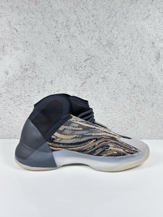 Yeezy QNTM Amber Tint