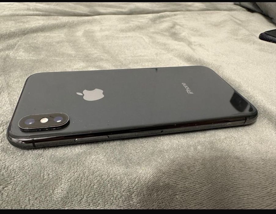 Продам Iphone XS