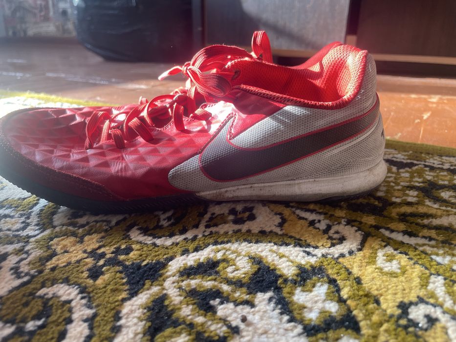 Продам футзалки