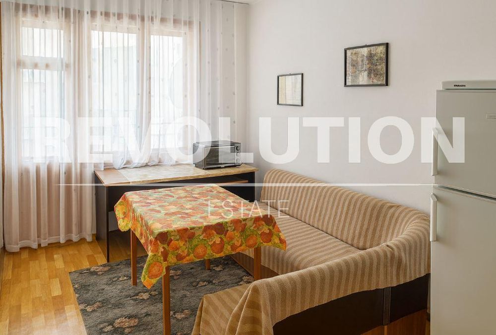 Дава се под наем Тристаен апартамент в Варна, Спортна зала - 74 кв.м за 398.82 € - Снимка #3