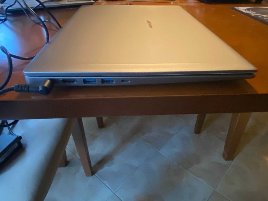 Лаптоп MEDION S6445 15.6" FULL HD – Intel Core i7-8565U / 16GB / 256 GB NVMe + 512 GB SSD