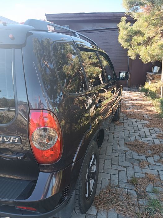 Продам ниву Шевроле цена 4.2