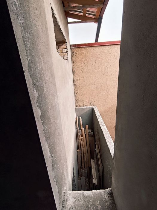 Keles Olmazor Kirov qizgaldoq 1.5 karobka sotiladi