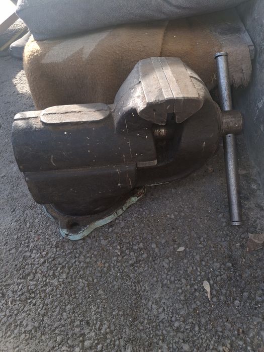 Тиски токарно-фрезерные