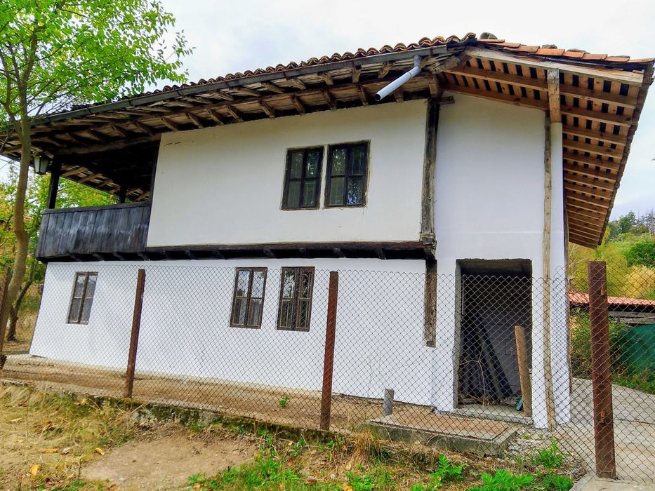 Продава се Къща в Елена - 150 кв.м за 534 €/кв.м - Снимка #1