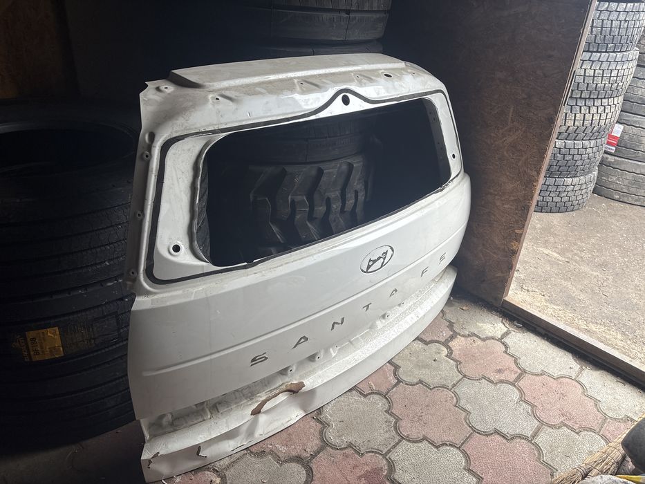Дверь багажника. Santa fe