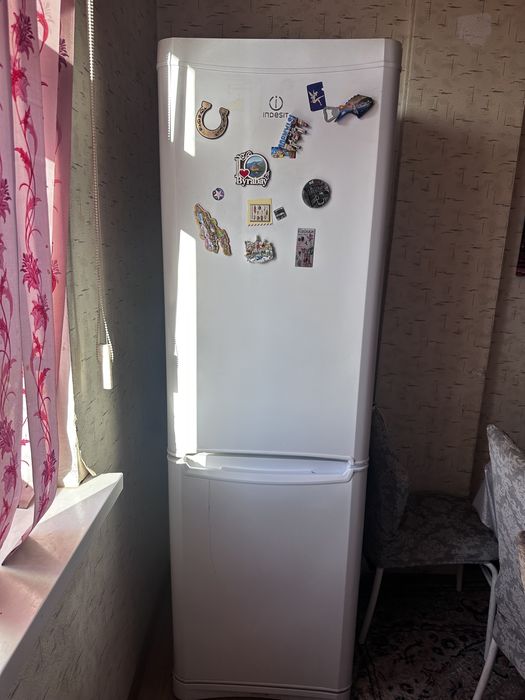 Холодильник Indesit