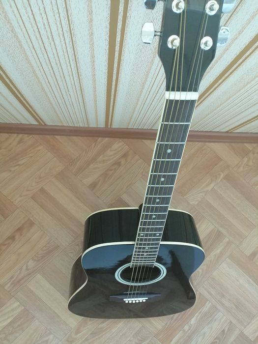 Гитара акустическая