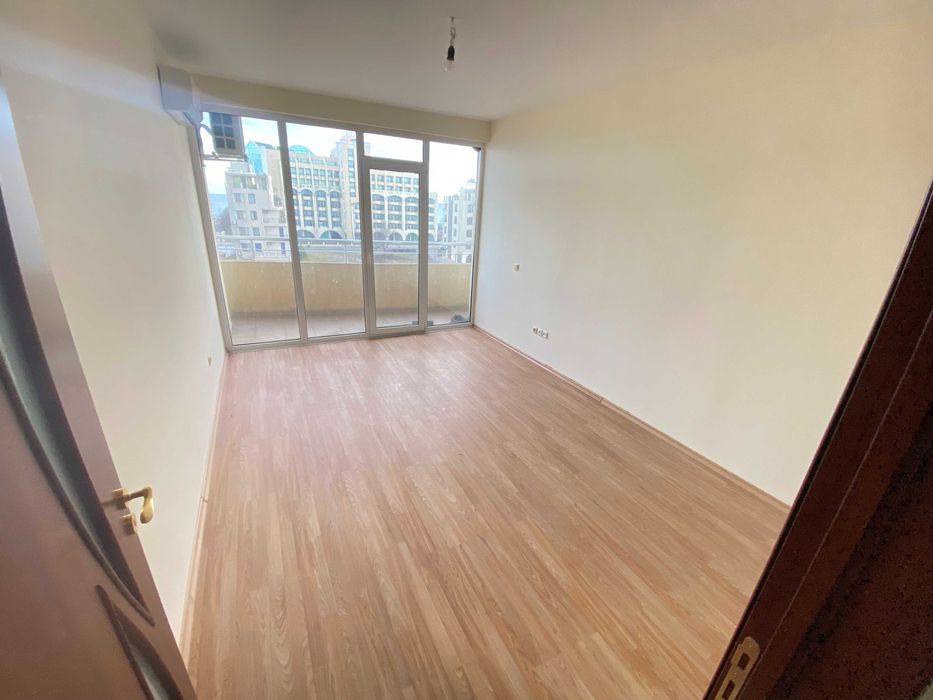 Продава се Тристаен апартамент в Поморие - 80 кв.м за 950 €/кв.м - Снимка #3