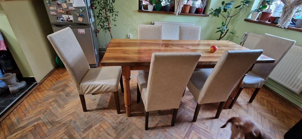 Scaune din lemn  masiv