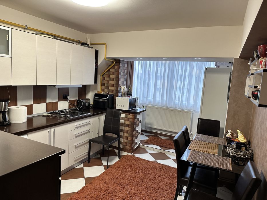 Vanzare apartament doua camere zona centrala