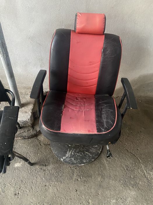 Кресло для парикмахерской .