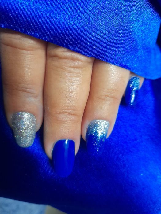 Manichiura cu gel Slatina