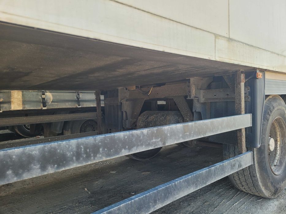 Sasiu semiremorca frigorifica cub schmitz axe saf rezervor roti picioare