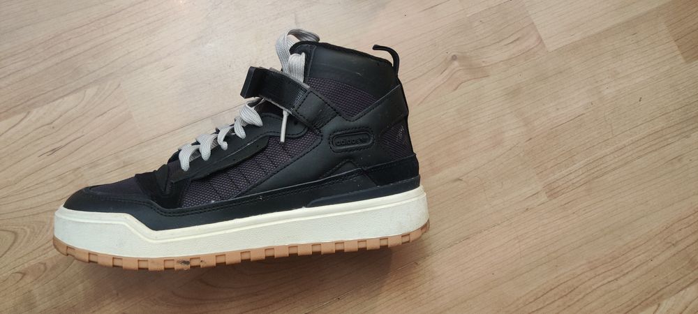 Високи зимни кецове adidas номер 38-39