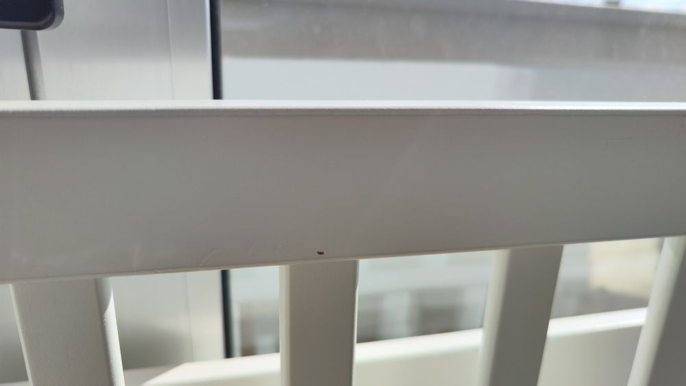 Vand patut bebe Ikea Stuva folosit, cu saltea si aparatori